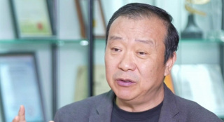 上课被女同桌摸硬了